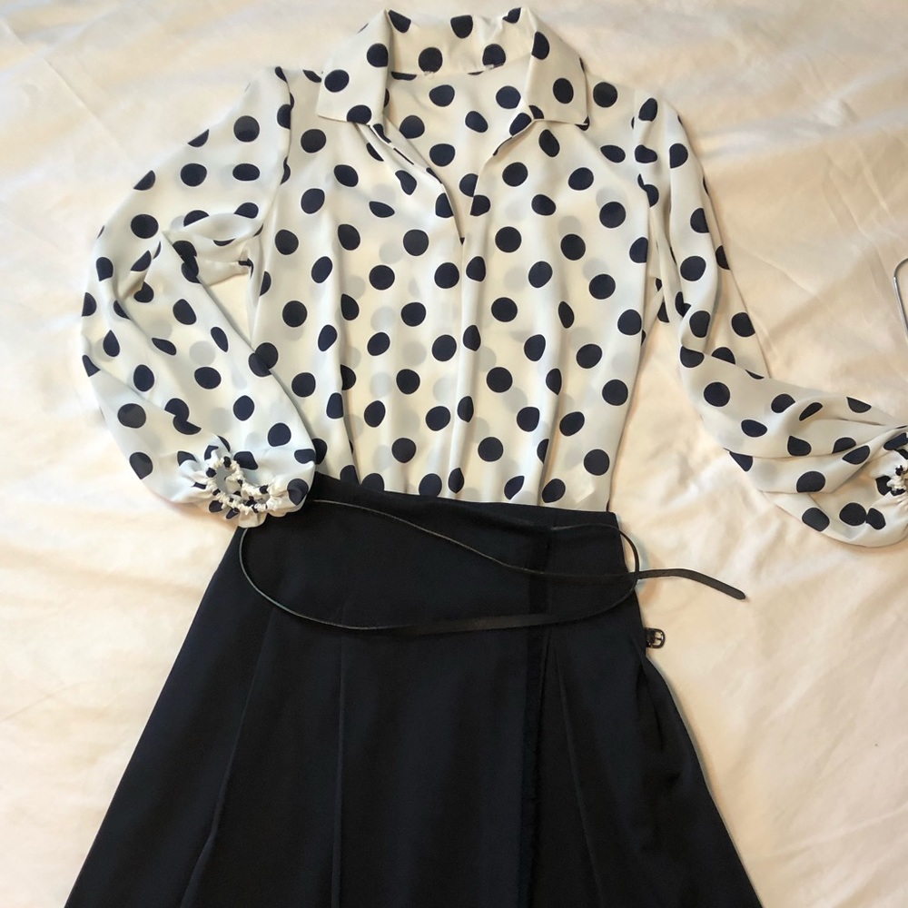 Burberry navy wrap around skirt with belt